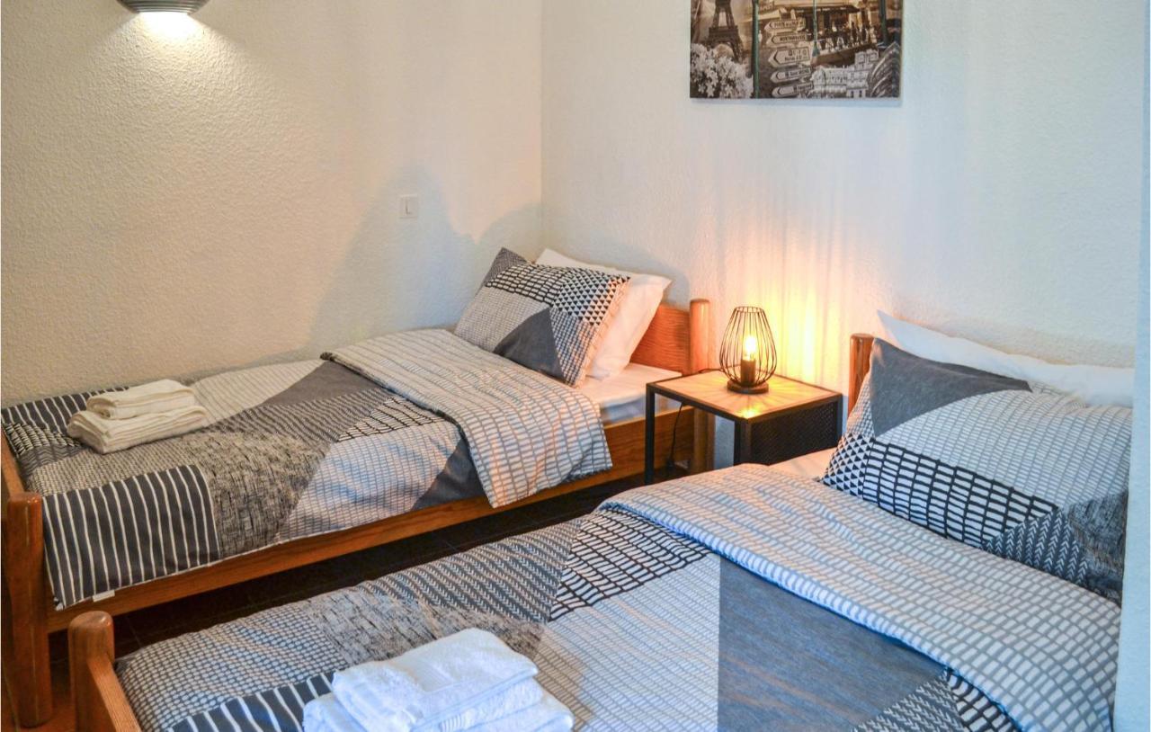 2 Bedroom Nice Home In Vitrac Vitrac  Esterno foto